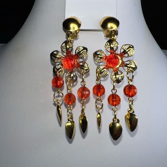Vintage Boho Ethnic Gold Tone and Orange Beaded Clip On Earrings - Picture 3 of 8